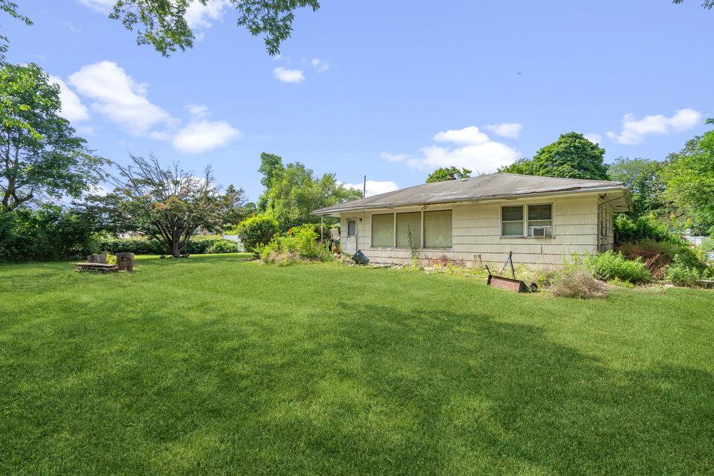 180 Baiting Place Road, Farmingdale, NY 11735