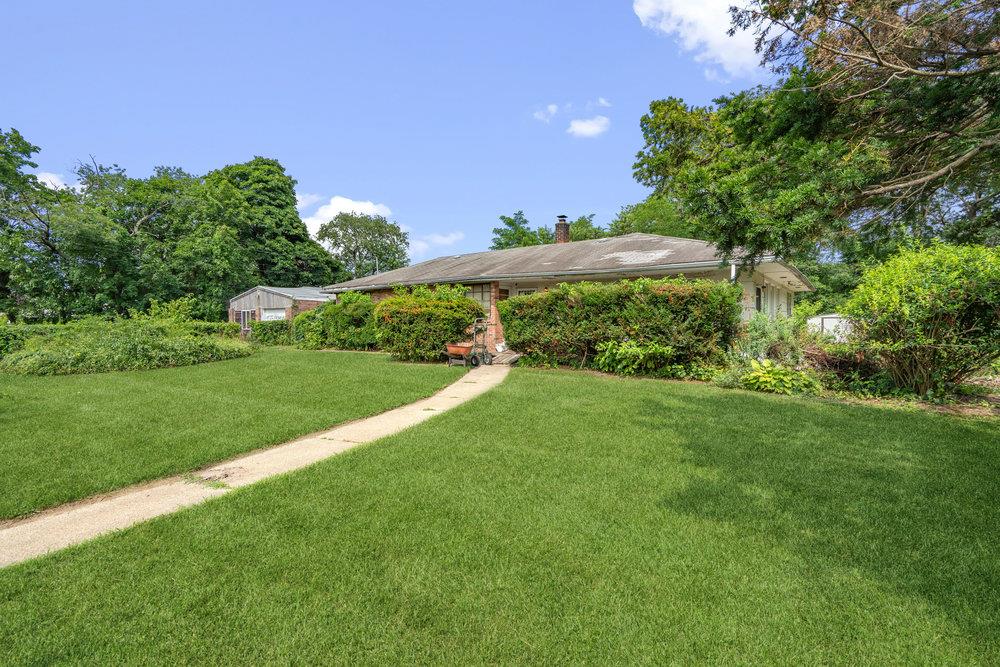 180 Baiting Place Road, Farmingdale, NY 11735