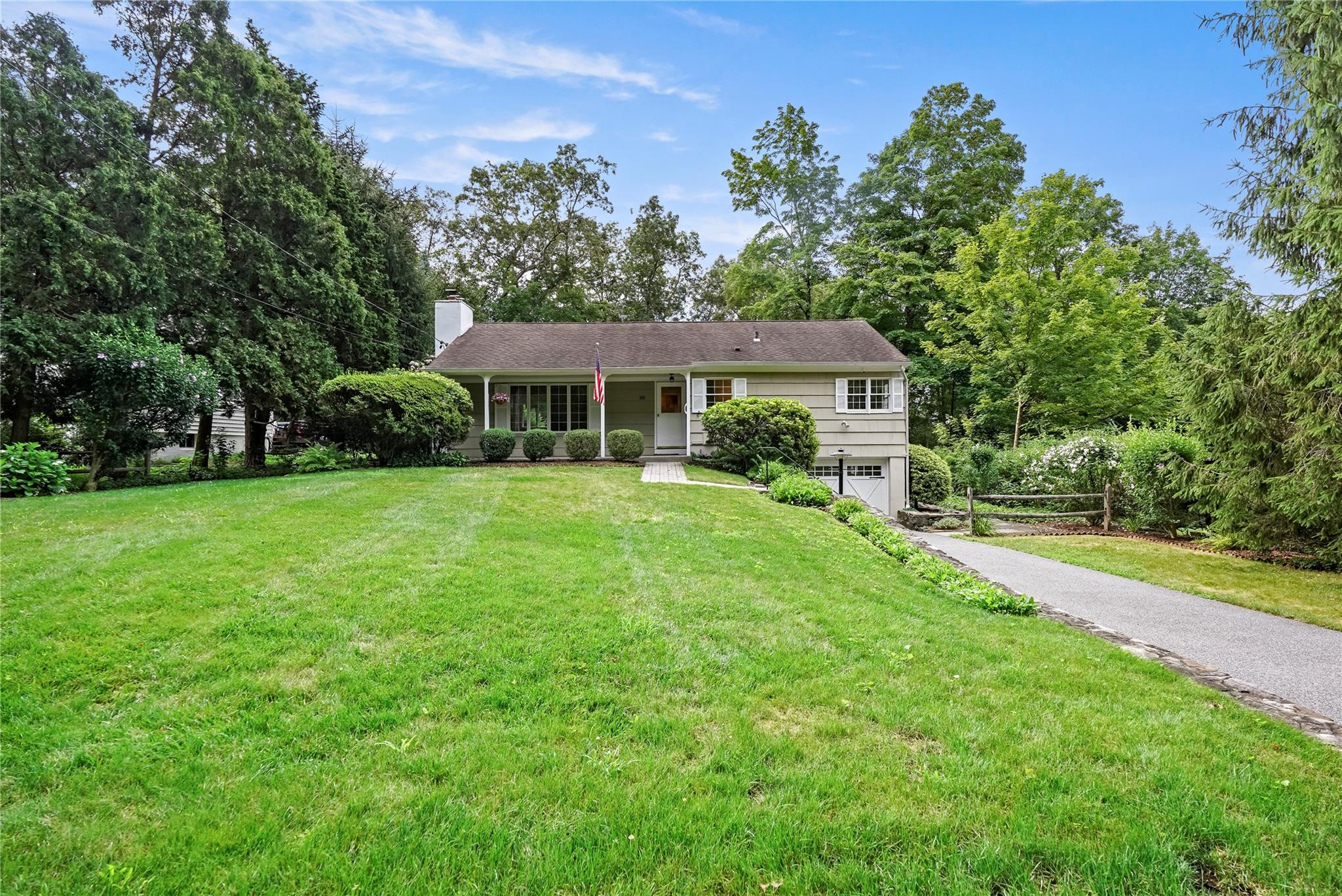 33 Wildwood Road, Katonah, NY 10536