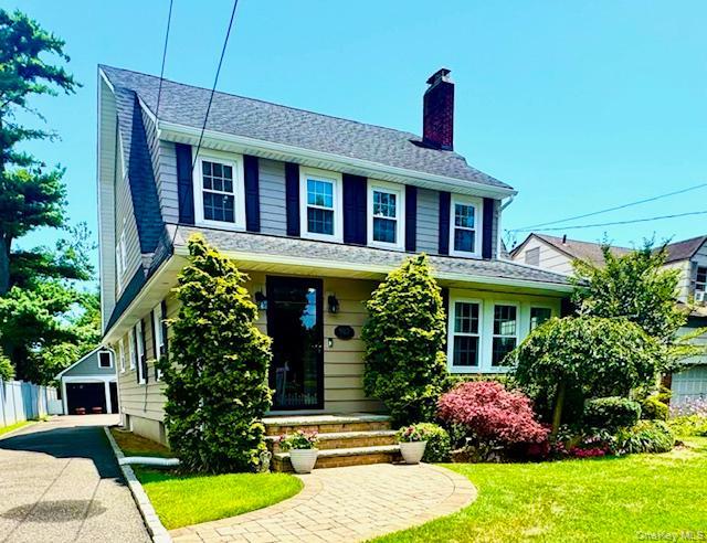 987 E Prospect Street, Woodmere, NY 11598