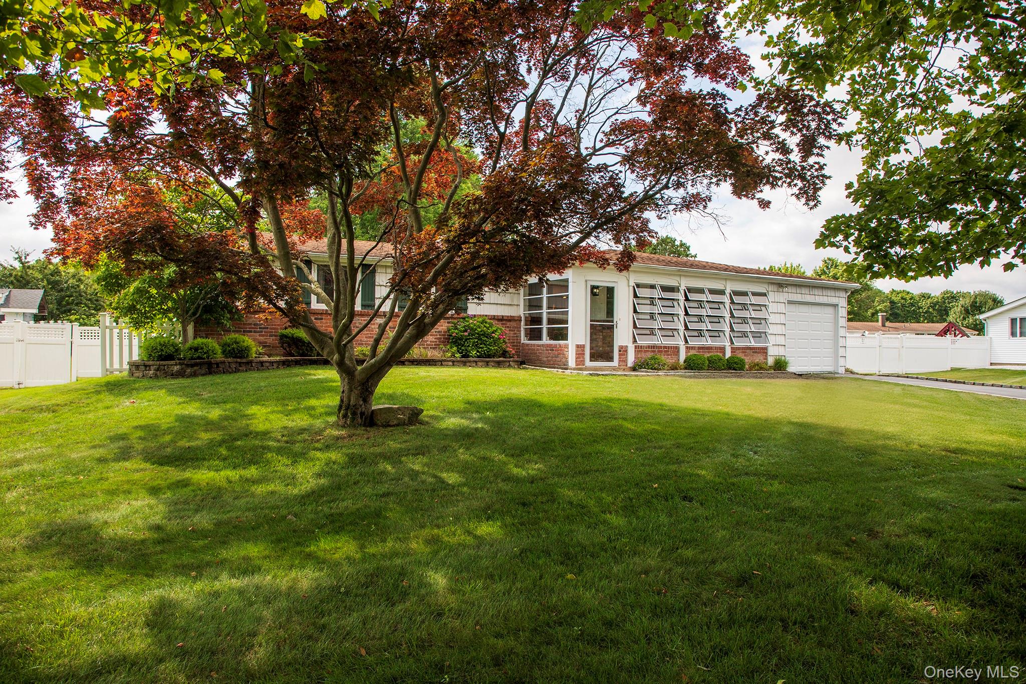 6 Freshman Lane, Stony Brook, NY 11790