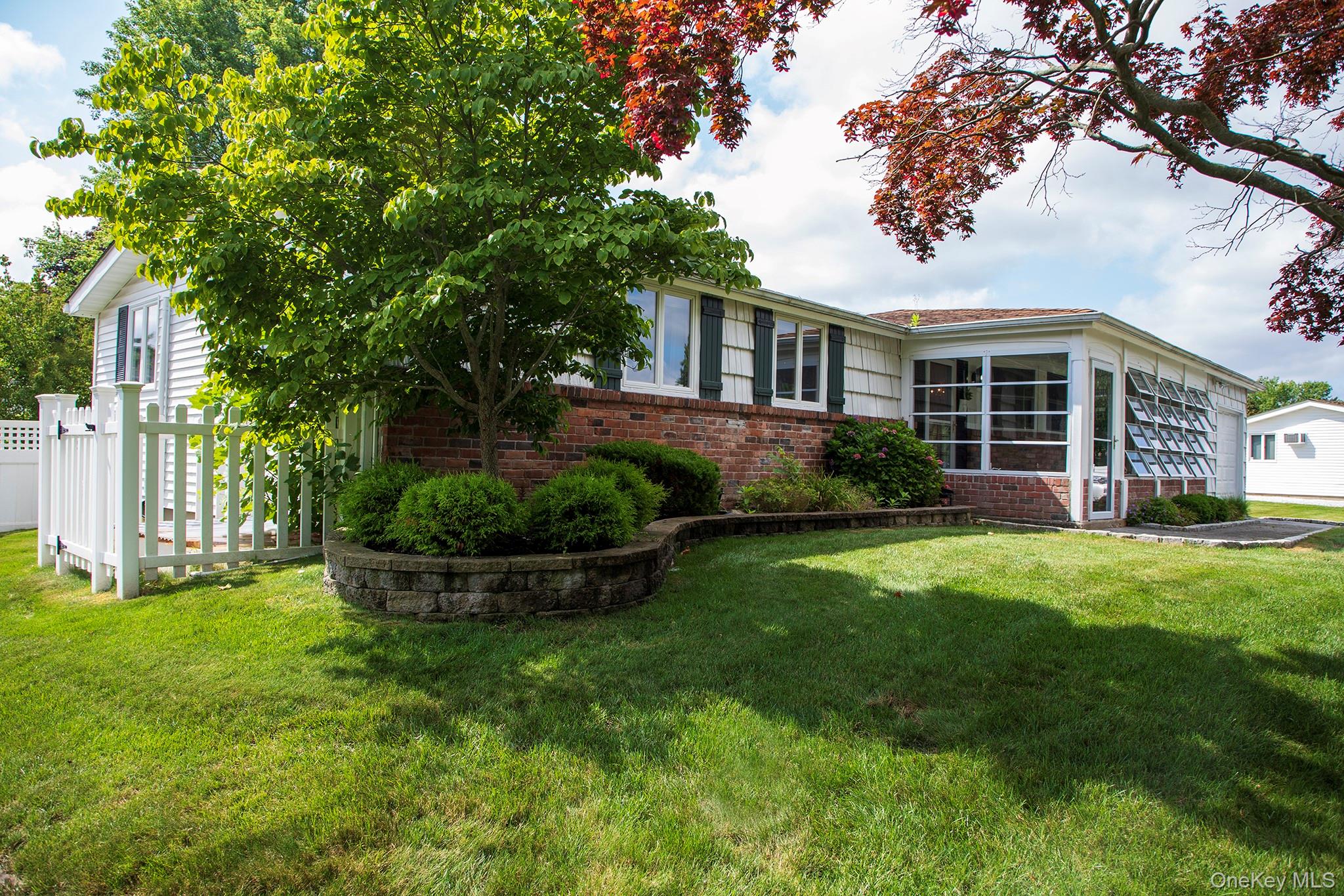 6 Freshman Lane, Stony Brook, NY 11790