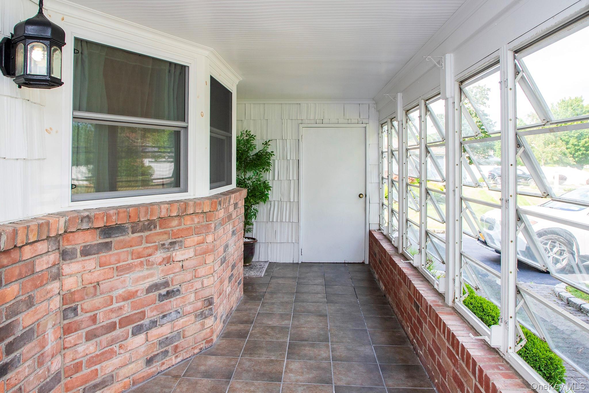 6 Freshman Lane, Stony Brook, NY 11790