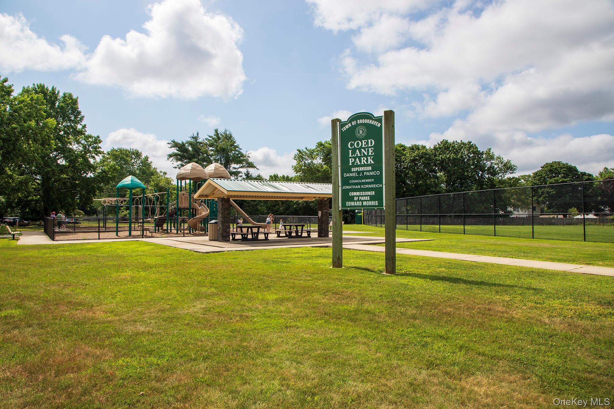 6 Freshman Lane, Stony Brook, NY 11790