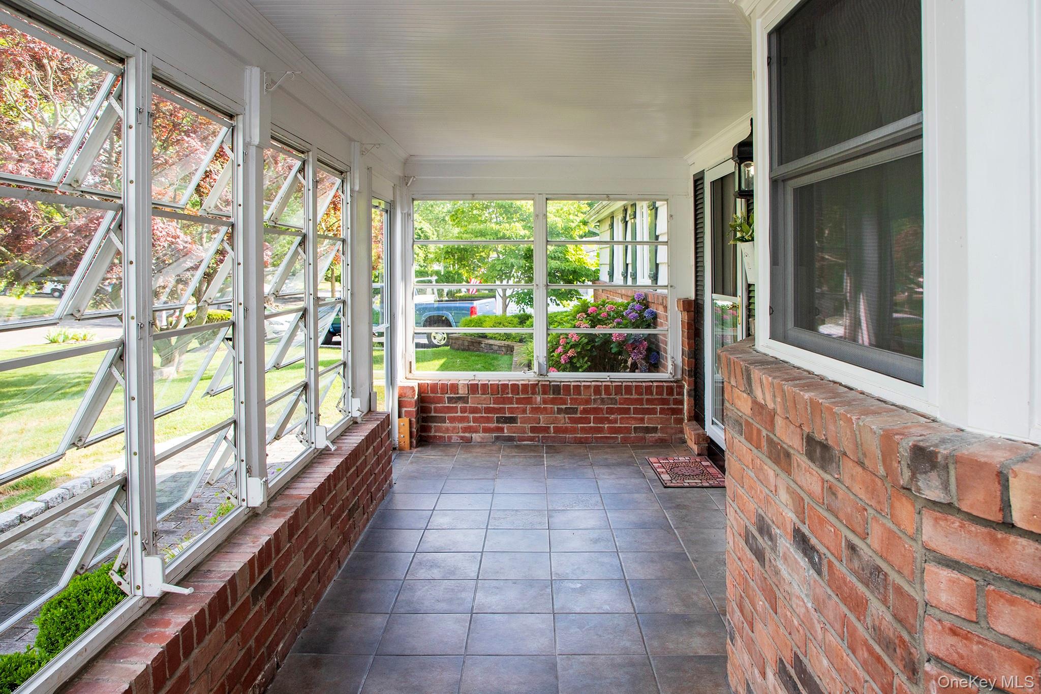 6 Freshman Lane, Stony Brook, NY 11790