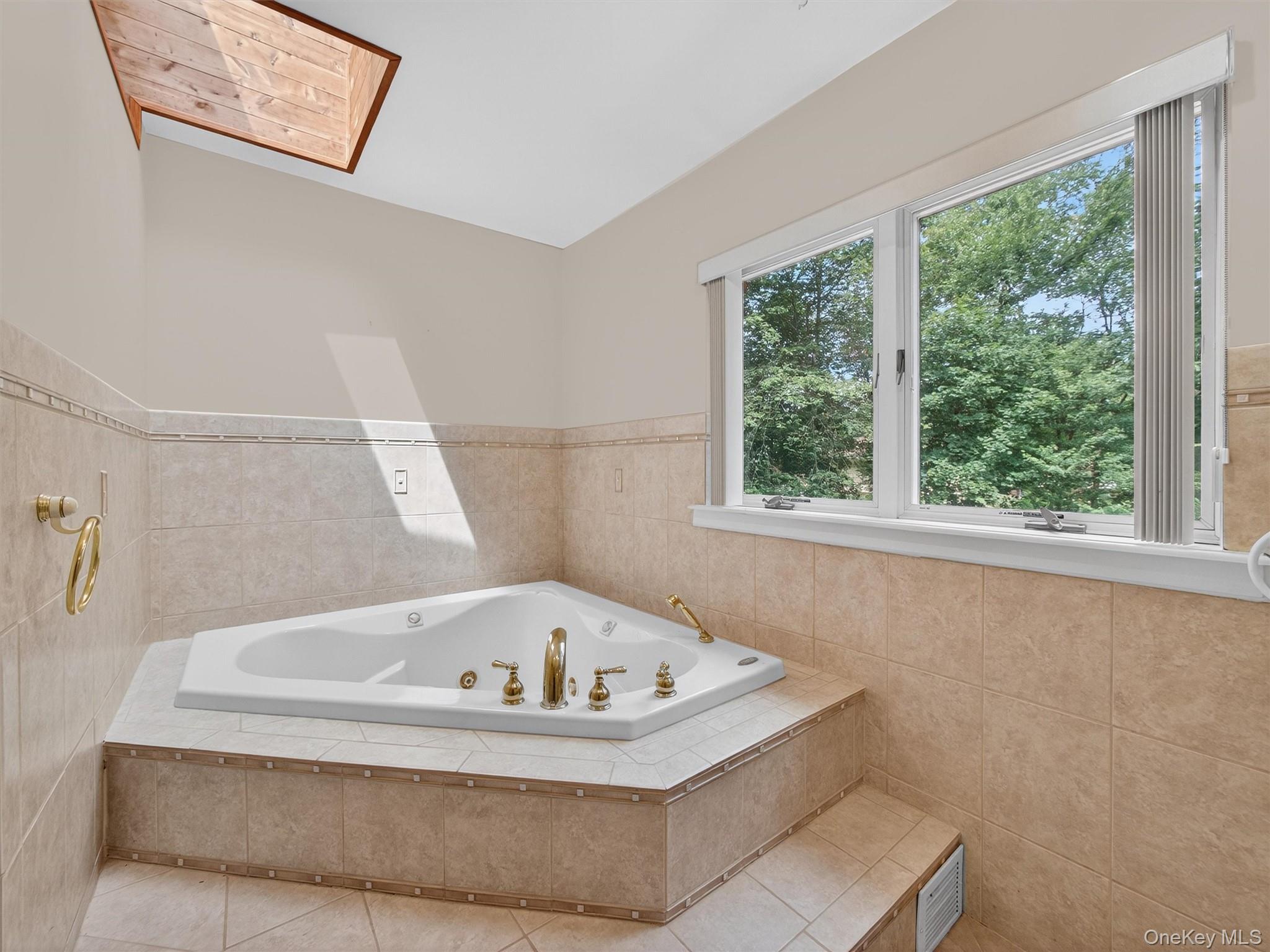 38 Van Buren Street, Pearl River, NY 10965