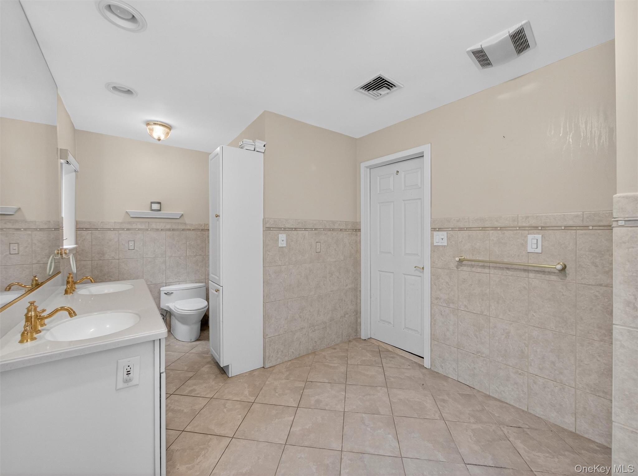 38 Van Buren Street, Pearl River, NY 10965