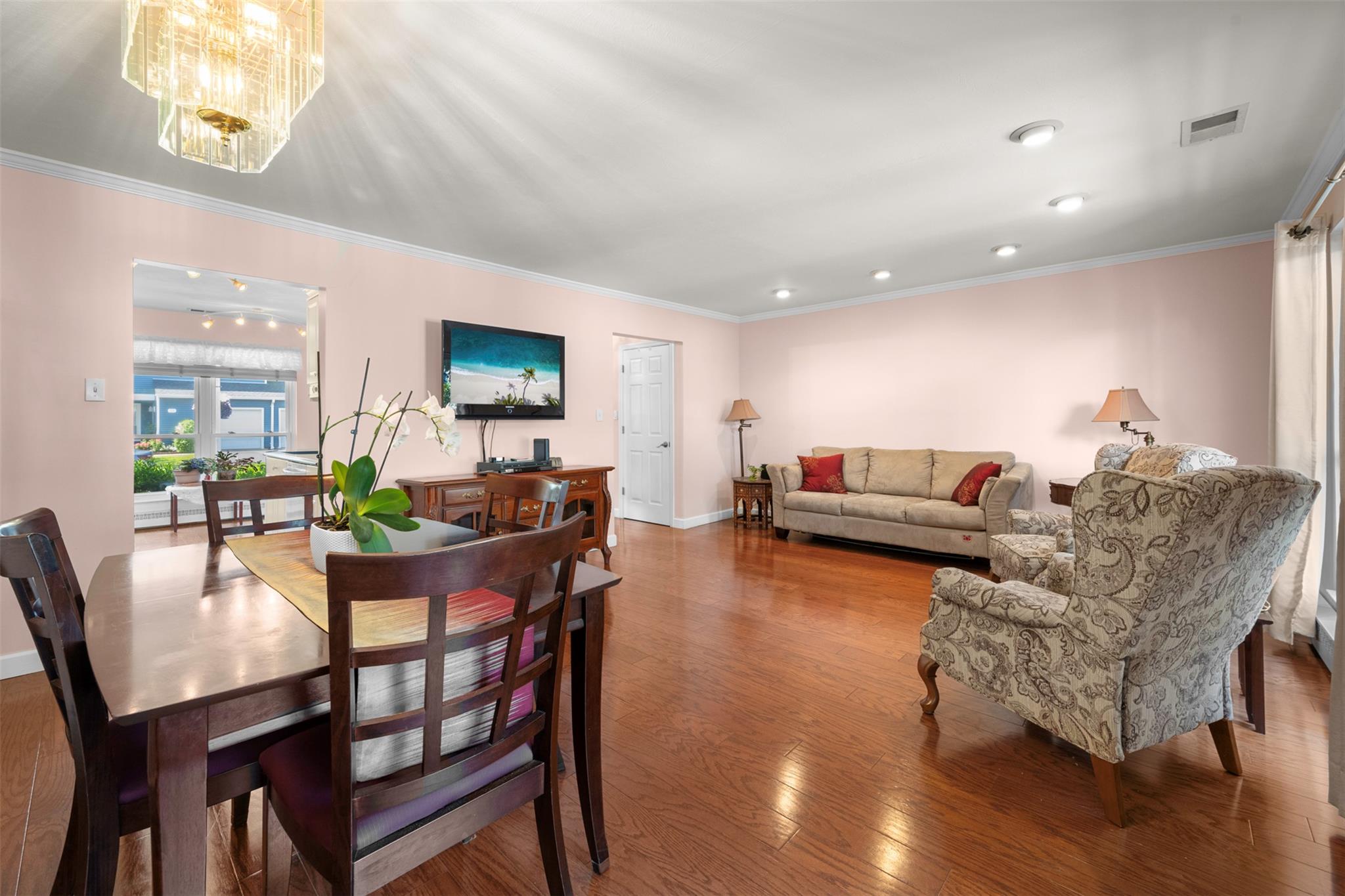 100 Baker Court # 36, Island Park, NY 11558