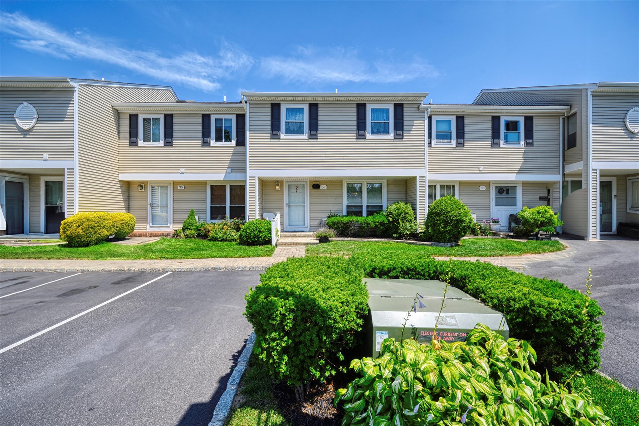 100 Baker Court # 36, Island Park, NY 11558