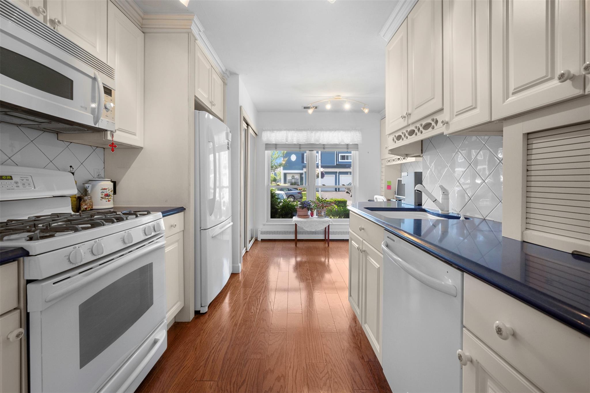 100 Baker Court # 36, Island Park, NY 11558