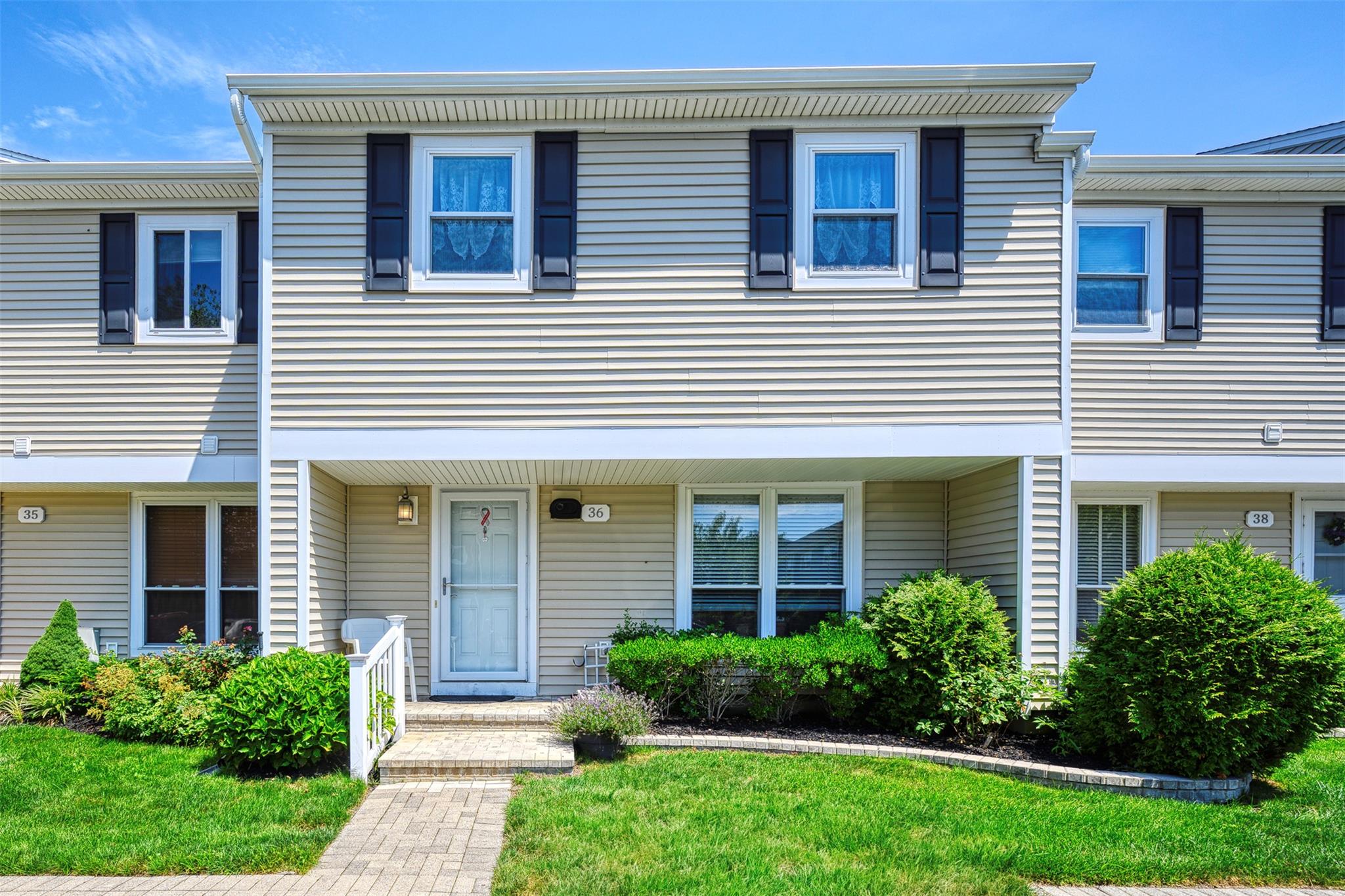 100 Baker Court # 36, Island Park, NY 11558