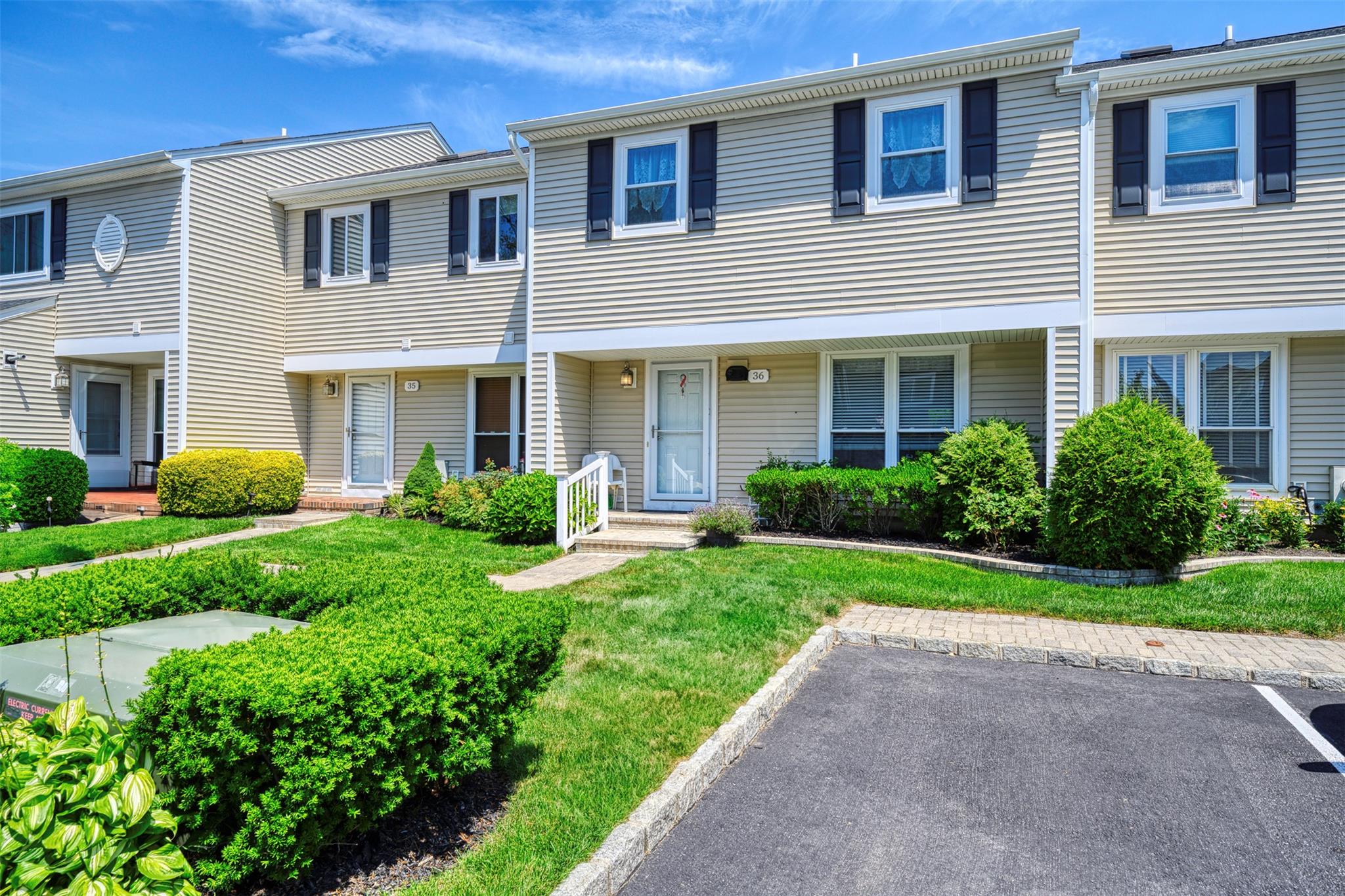 100 Baker Court # 36, Island Park, NY 11558