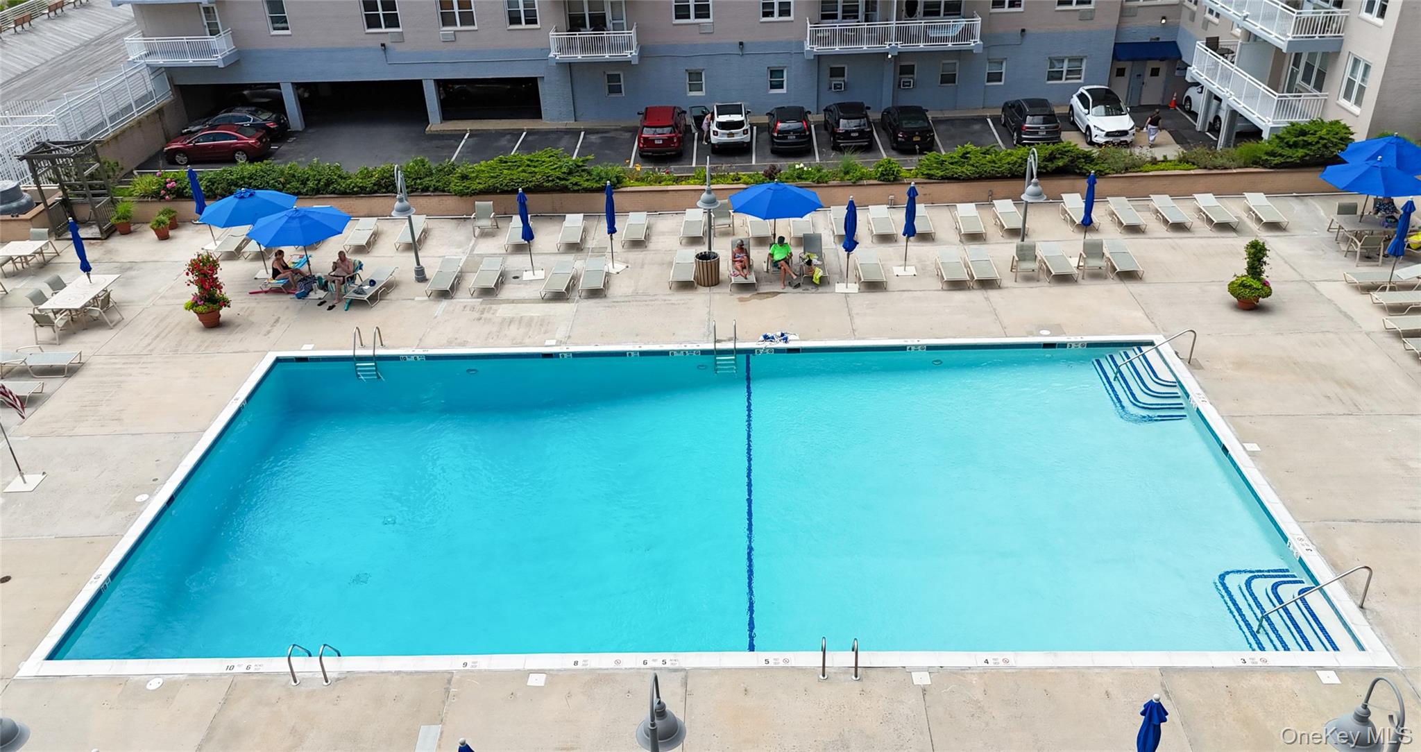 25 Neptune Boulevard # 2T, Long Beach, NY 11561