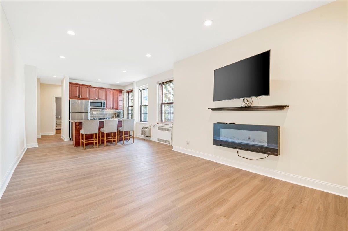 819 Broadway # 1G, Woodmere, NY 11598