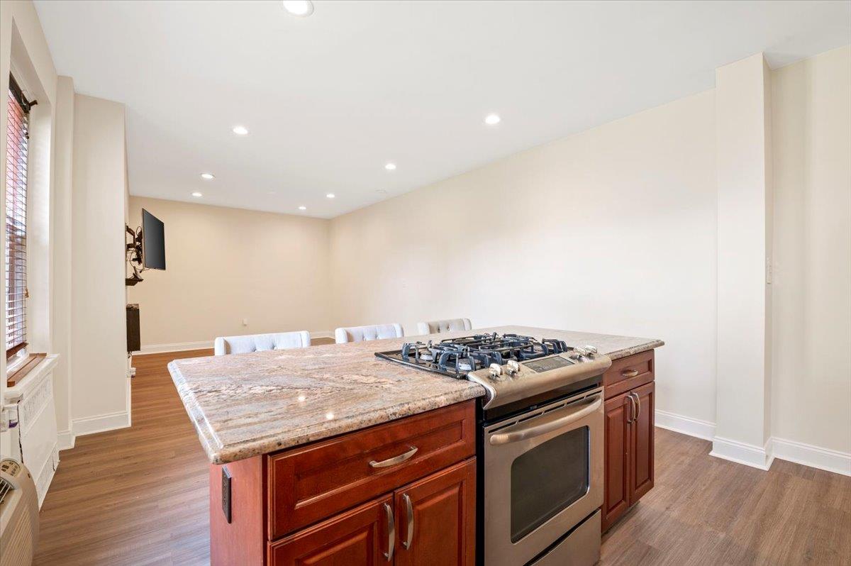 819 Broadway # 1G, Woodmere, NY 11598