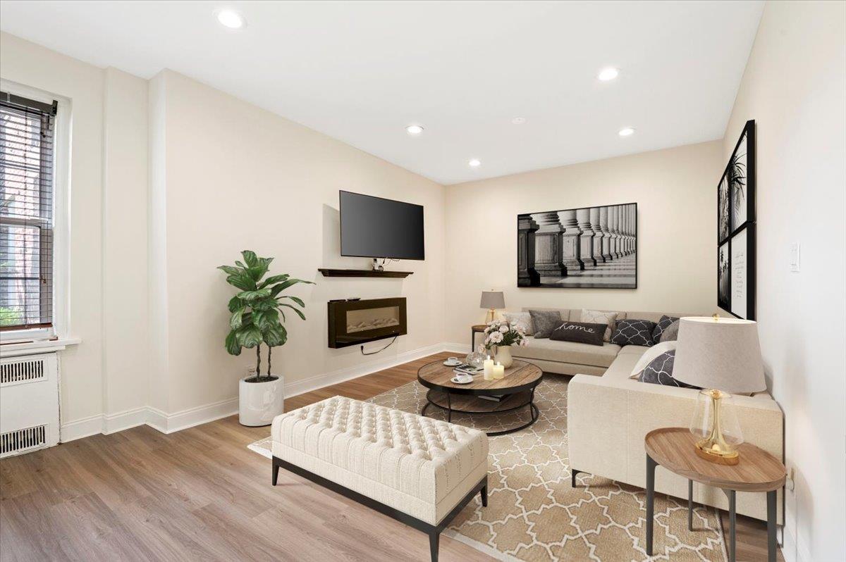 819 Broadway # 1G, Woodmere, NY 11598