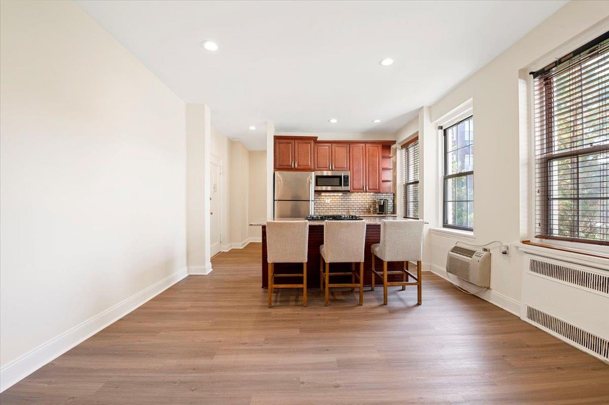 819 Broadway # 1G, Woodmere, NY 11598