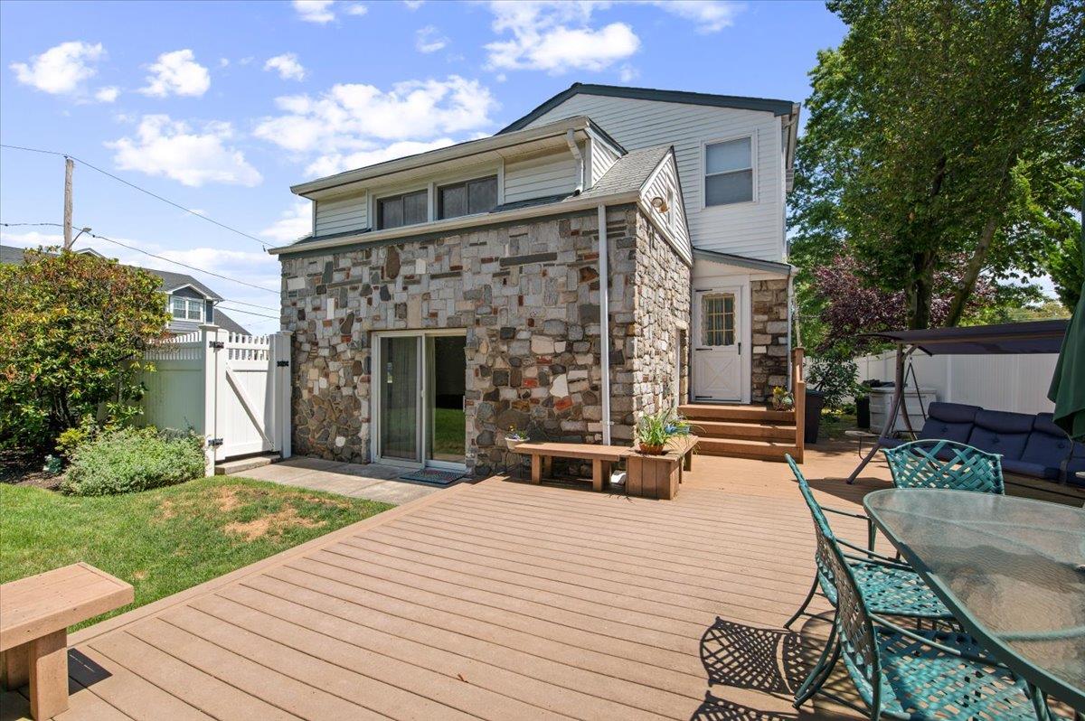 1016 Tyrus Court, Merrick, NY 11566