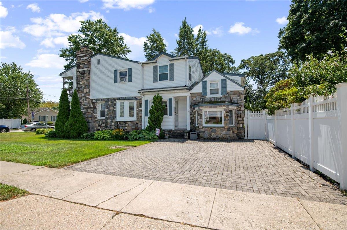 1016 Tyrus Court, Merrick, NY 11566