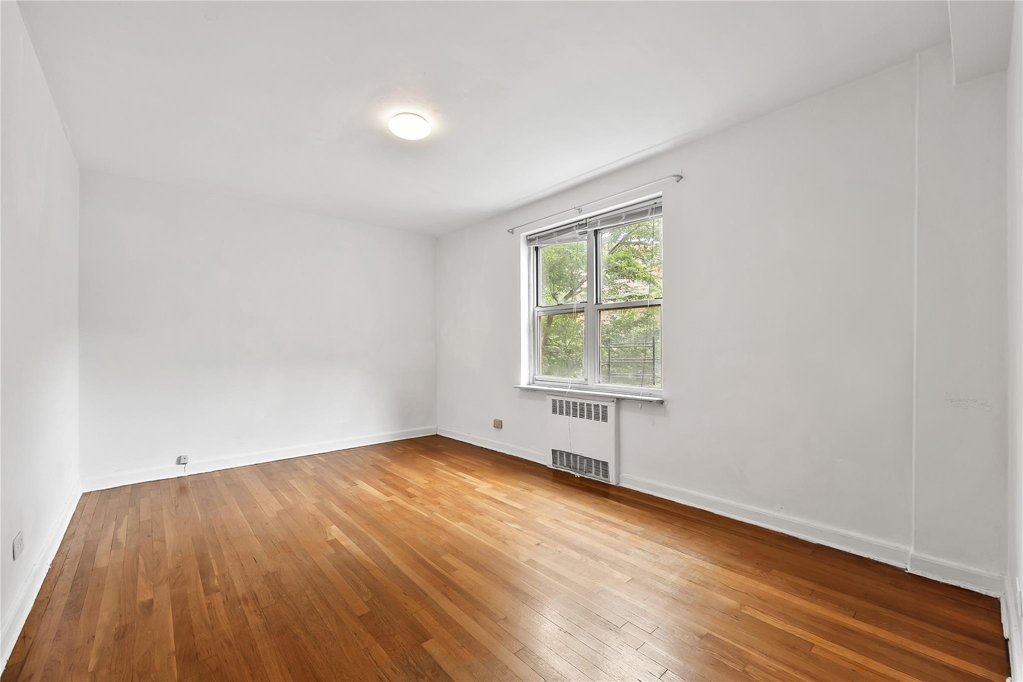 147-25 38th Ave # F26, Flushing, NY 11354