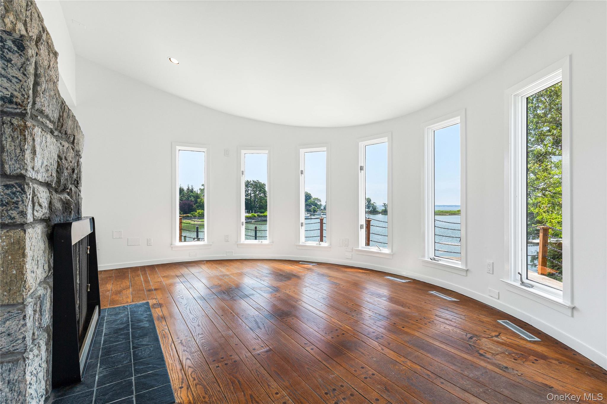 1160 GREACEN POINT Road, Mamaroneck, NY 10543