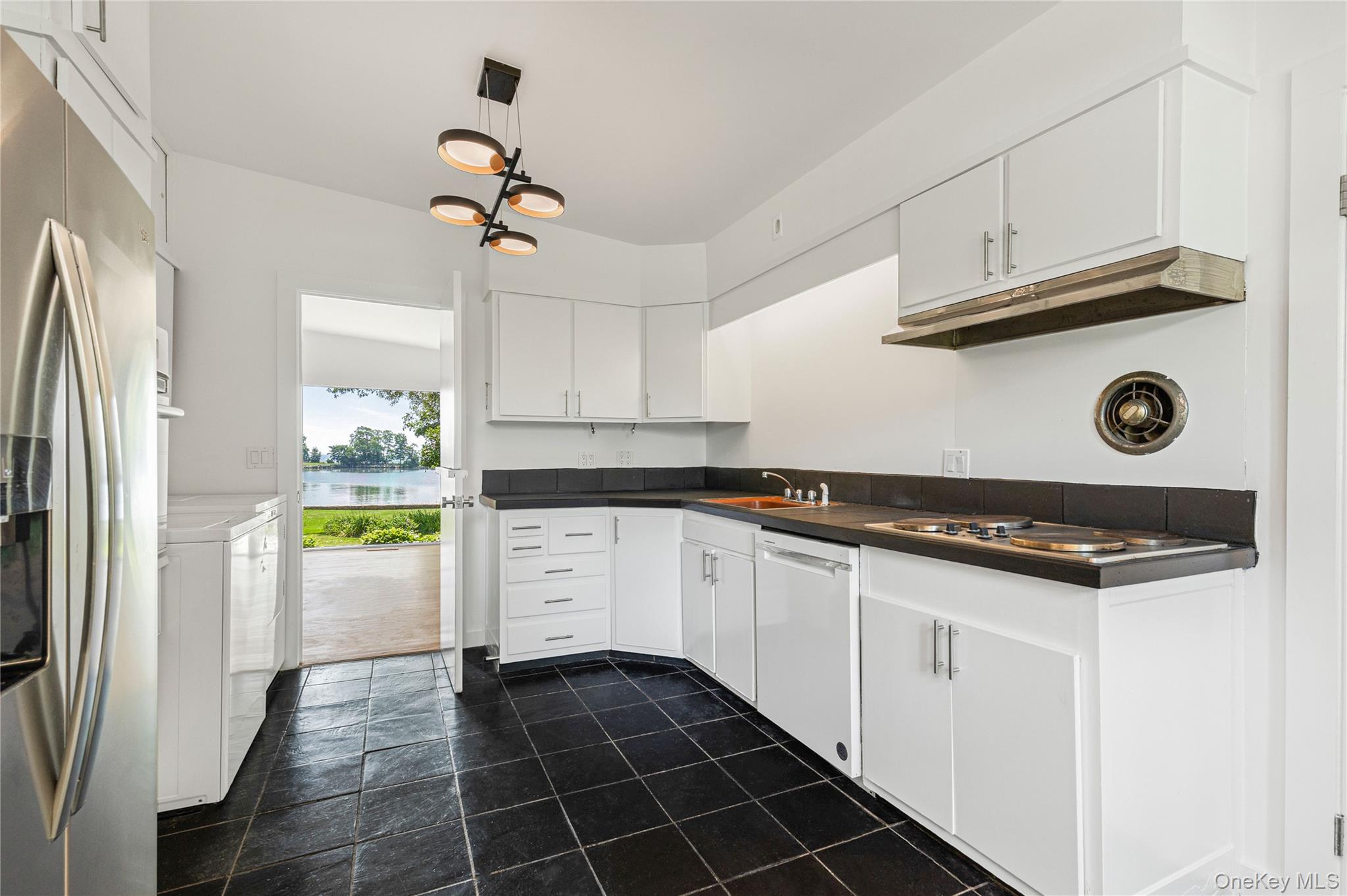 1160 GREACEN POINT Road, Mamaroneck, NY 10543