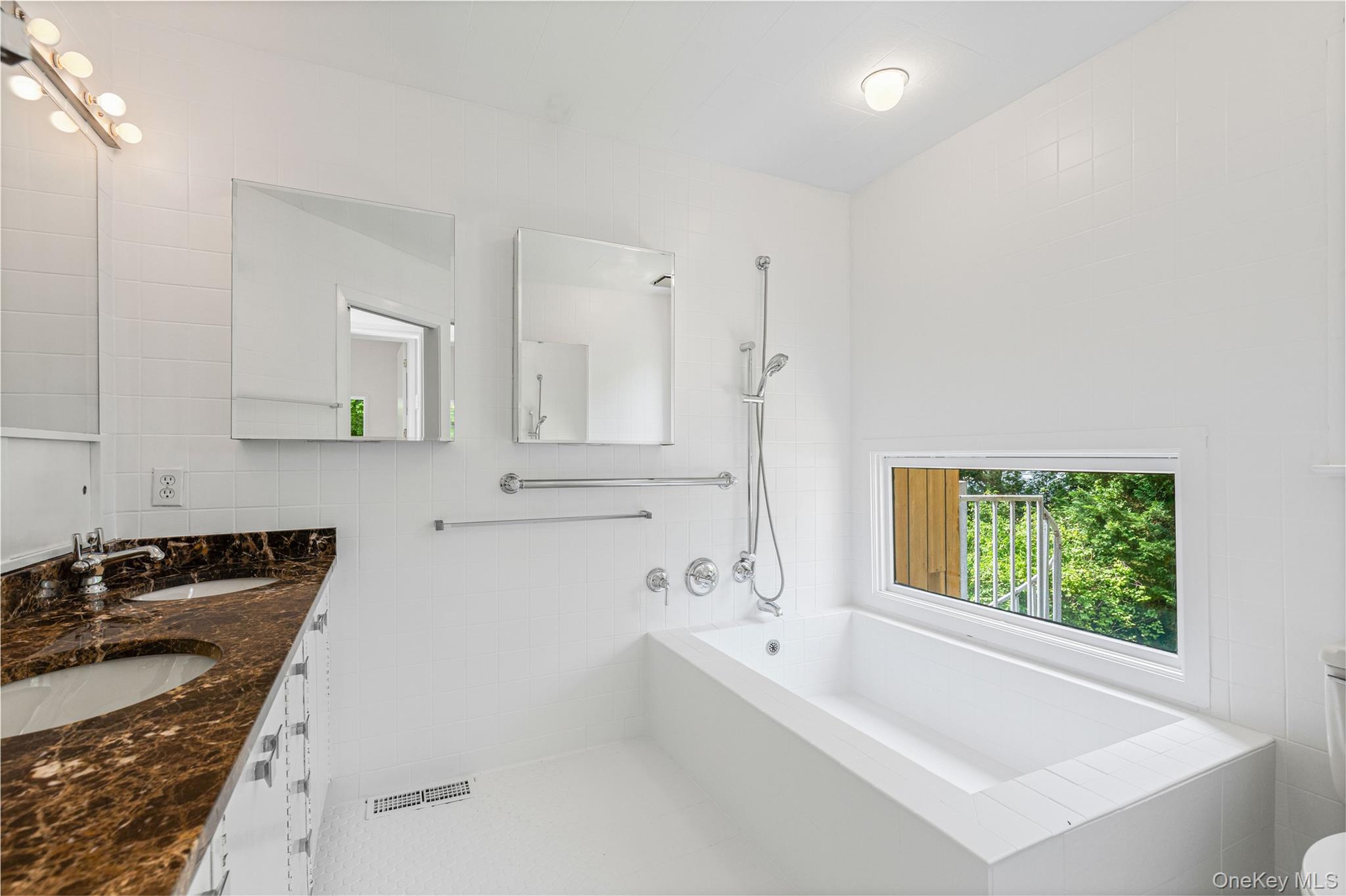 1160 GREACEN POINT Road, Mamaroneck, NY 10543