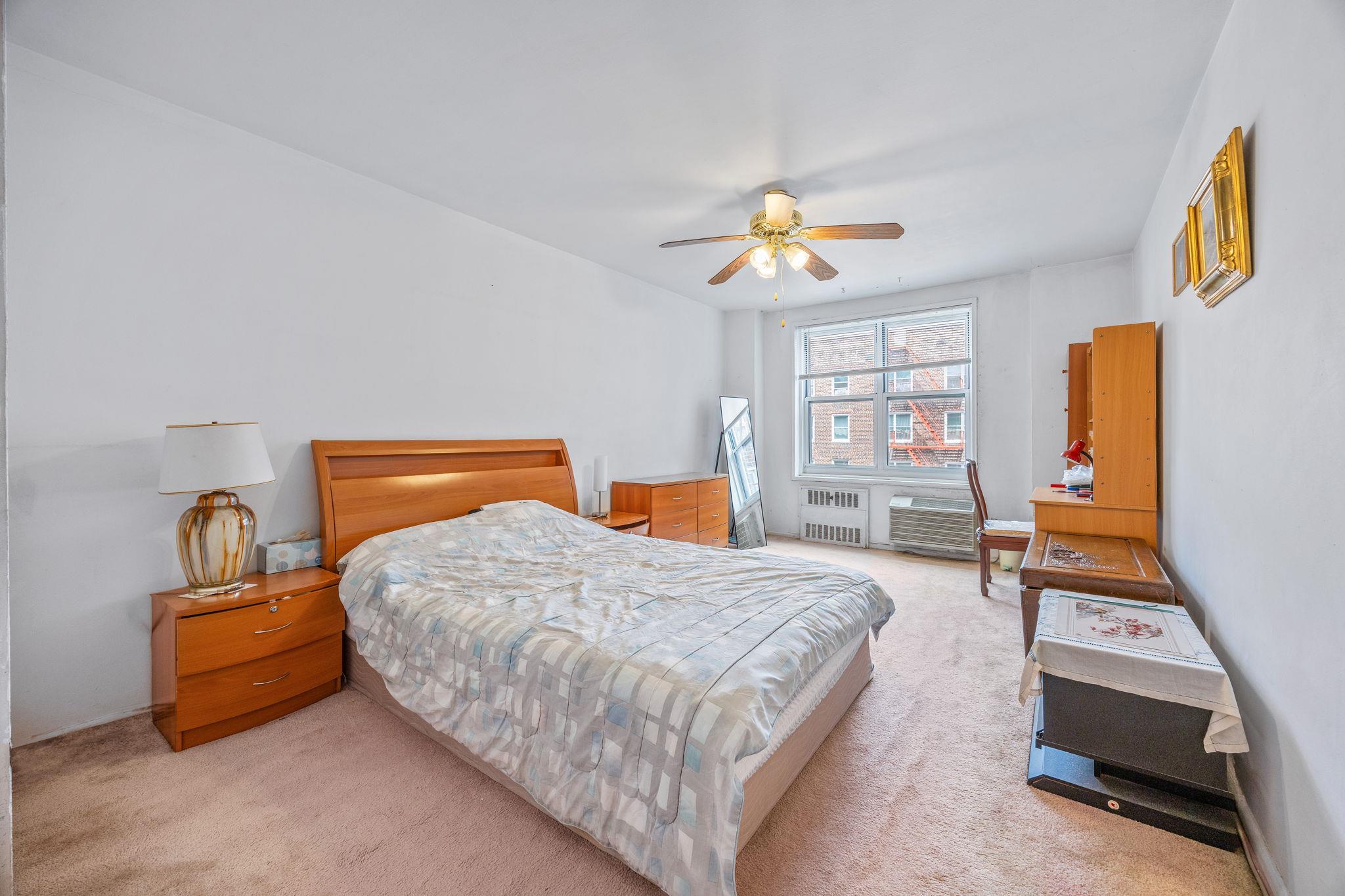142-05 Roosevelt Ave # 627, Flushing, NY 11354