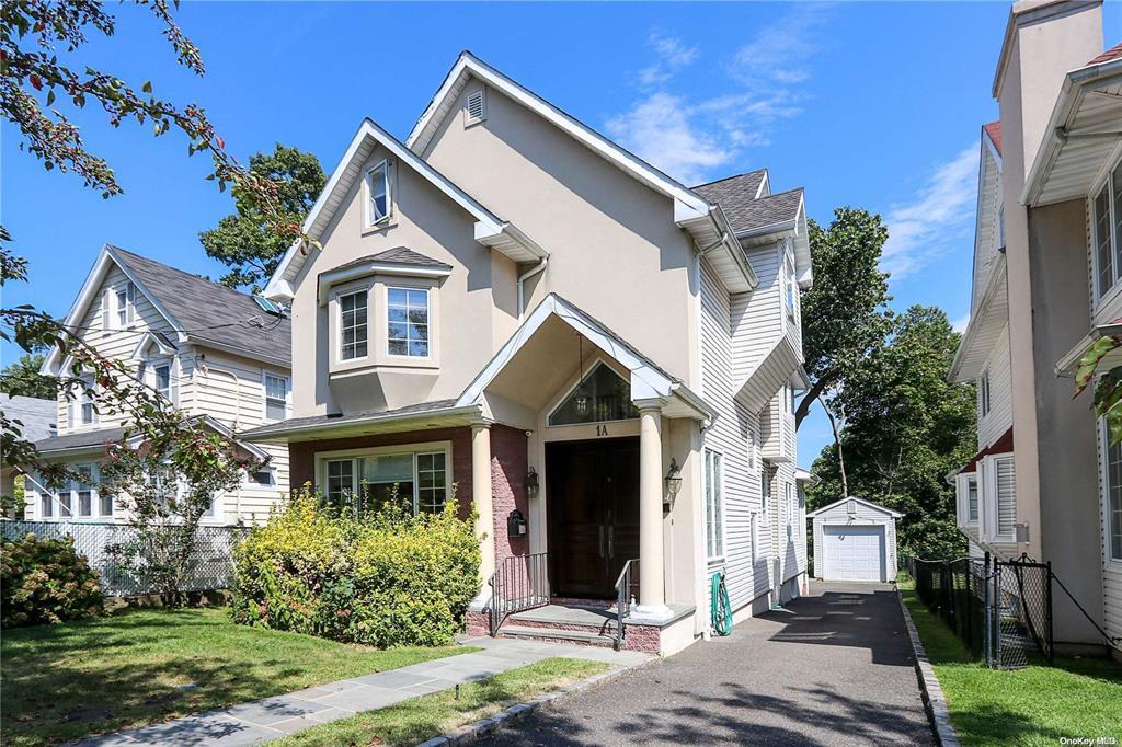 1A Floyd Place # A, Great Neck, NY 11024