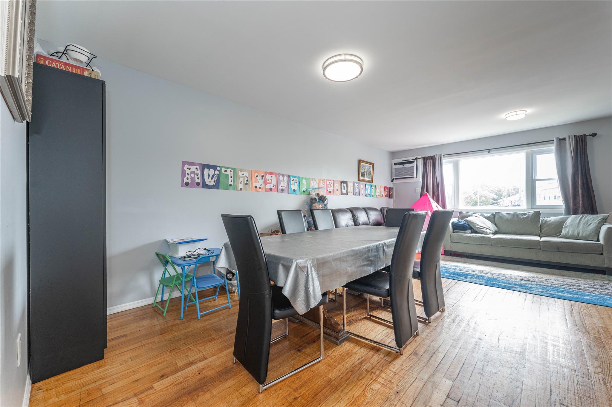 1051 Bay 32nd Street, Bayswater, NY 11691