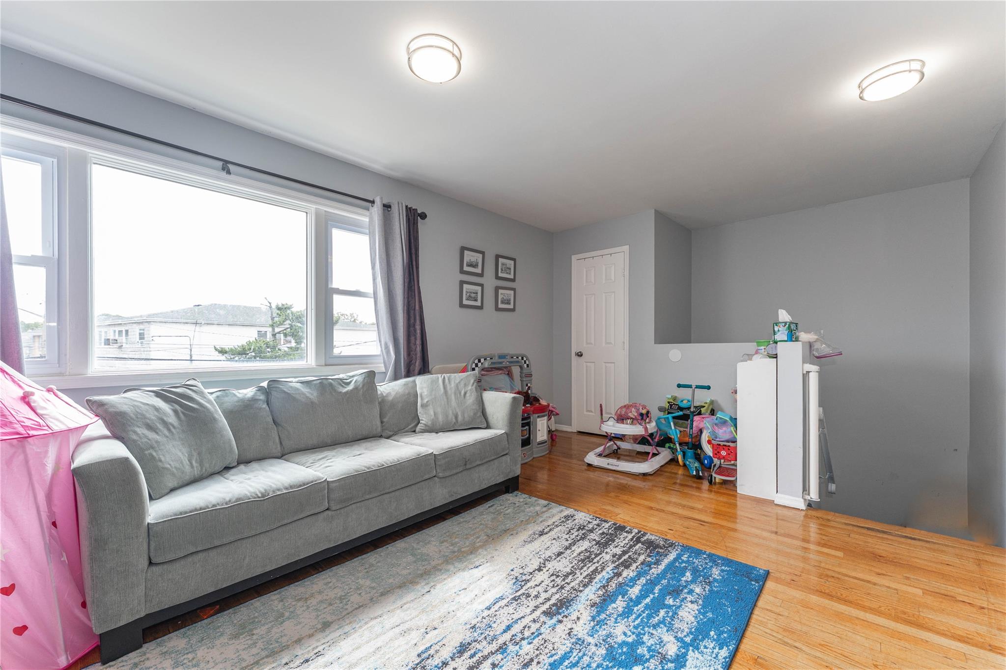 1051 Bay 32nd Street, Bayswater, NY 11691