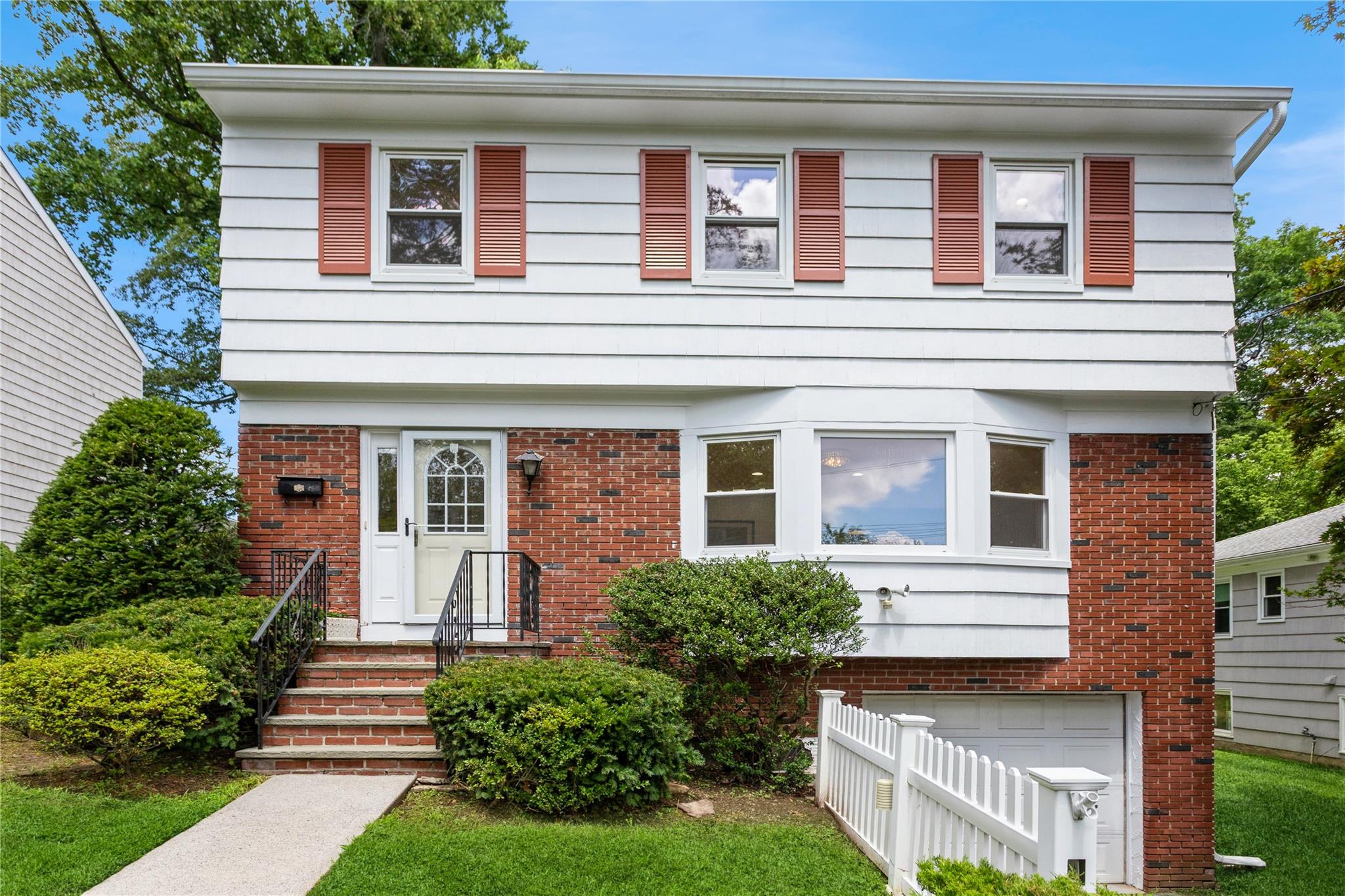 105 Sprague Road, Scarsdale, NY 10583