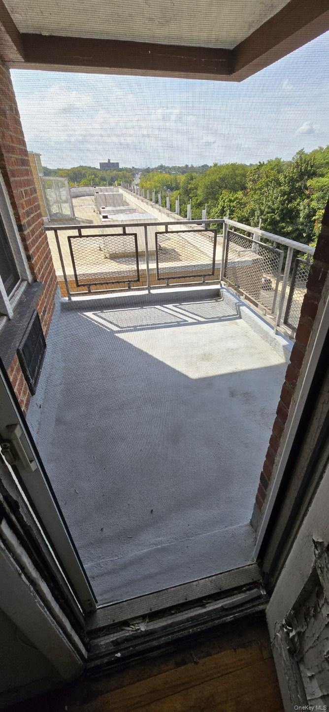 24120 Northern Boulevard # 4C, Douglaston, NY 11362