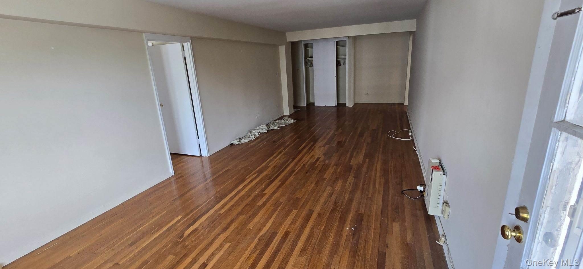 24120 Northern Boulevard # 4C, Douglaston, NY 11362