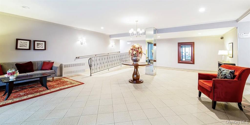 24120 Northern Boulevard # 4C, Douglaston, NY 11362