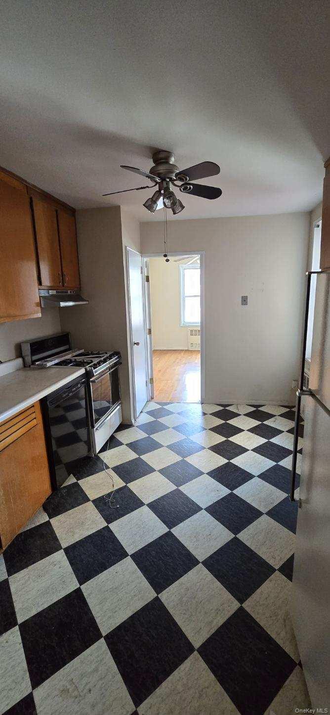 24120 Northern Boulevard # 4C, Douglaston, NY 11362