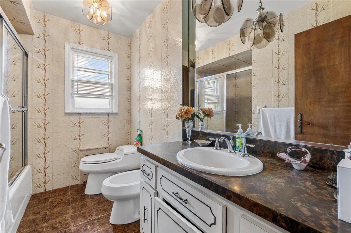 227 Randall Avenue, Lawrence, NY 11559