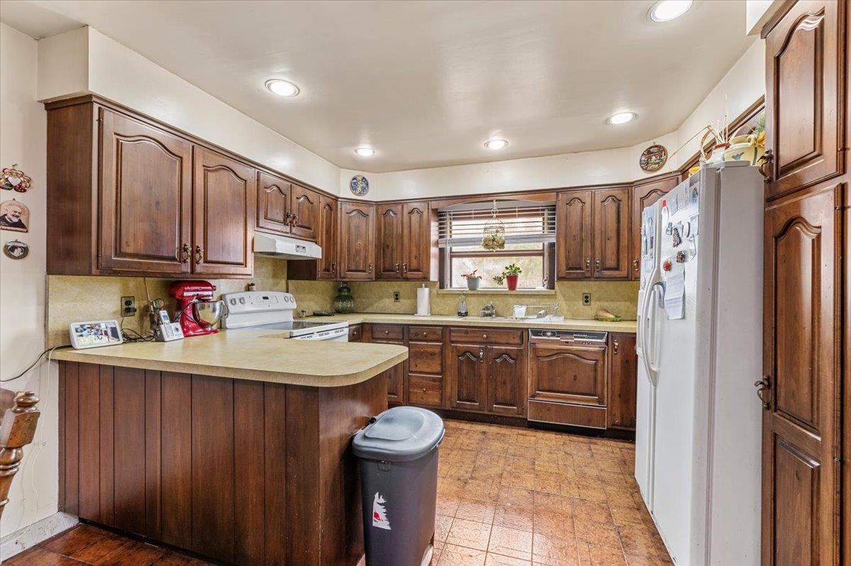 227 Randall Avenue, Lawrence, NY 11559