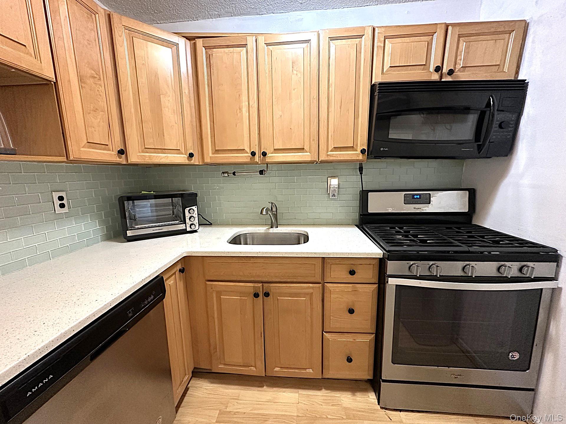 100 Diplomat Drive # 3J, Mount Kisco, NY 10549