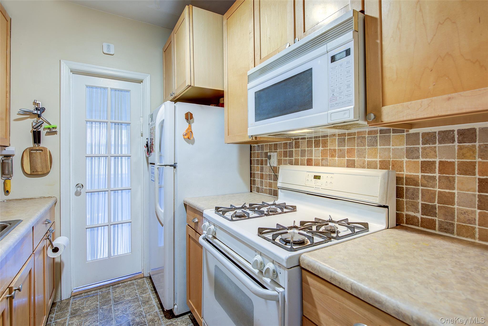 118-11 84th Avenue # 415, Kew Gardens, NY 11415