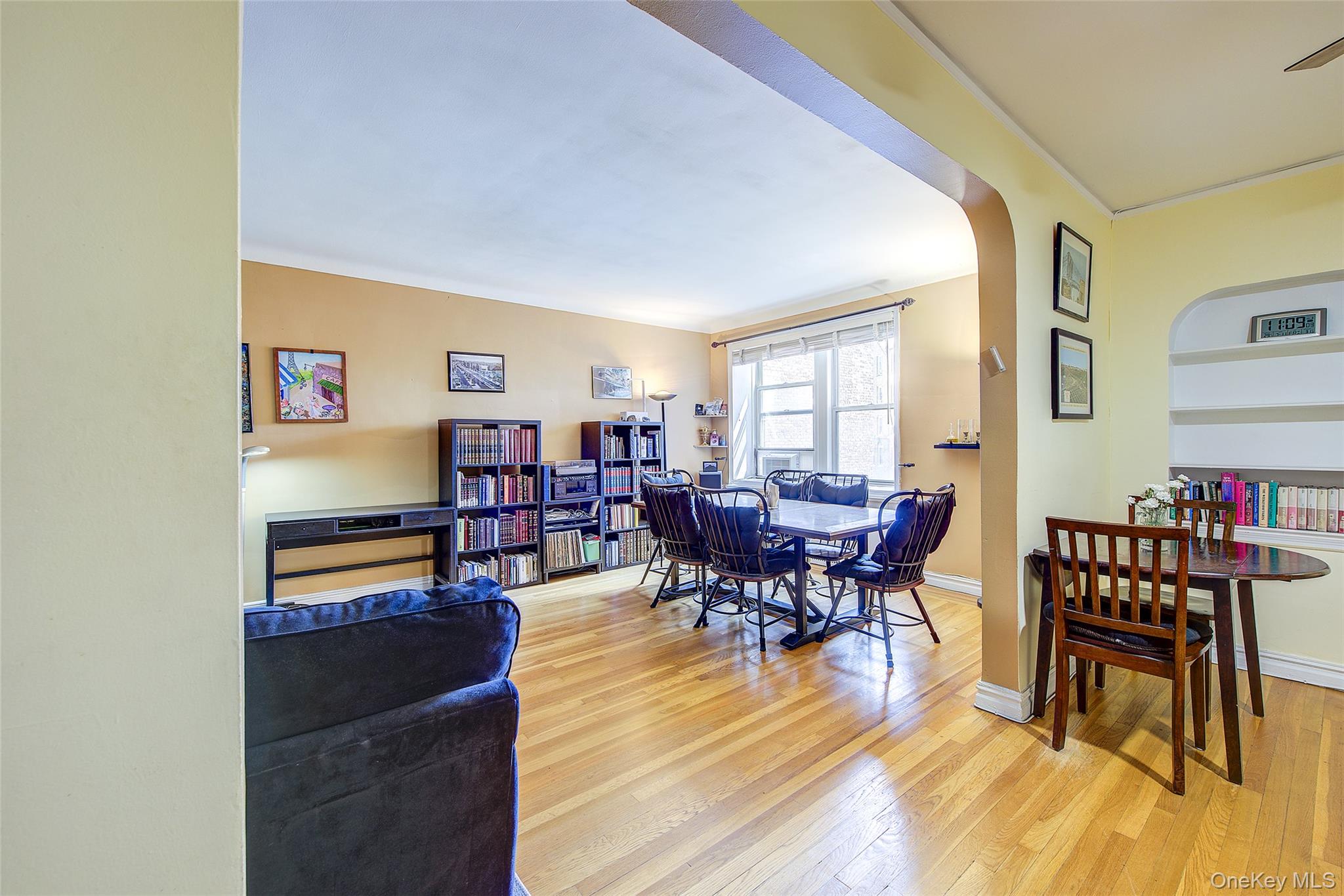 118-11 84th Avenue # 415, Kew Gardens, NY 11415