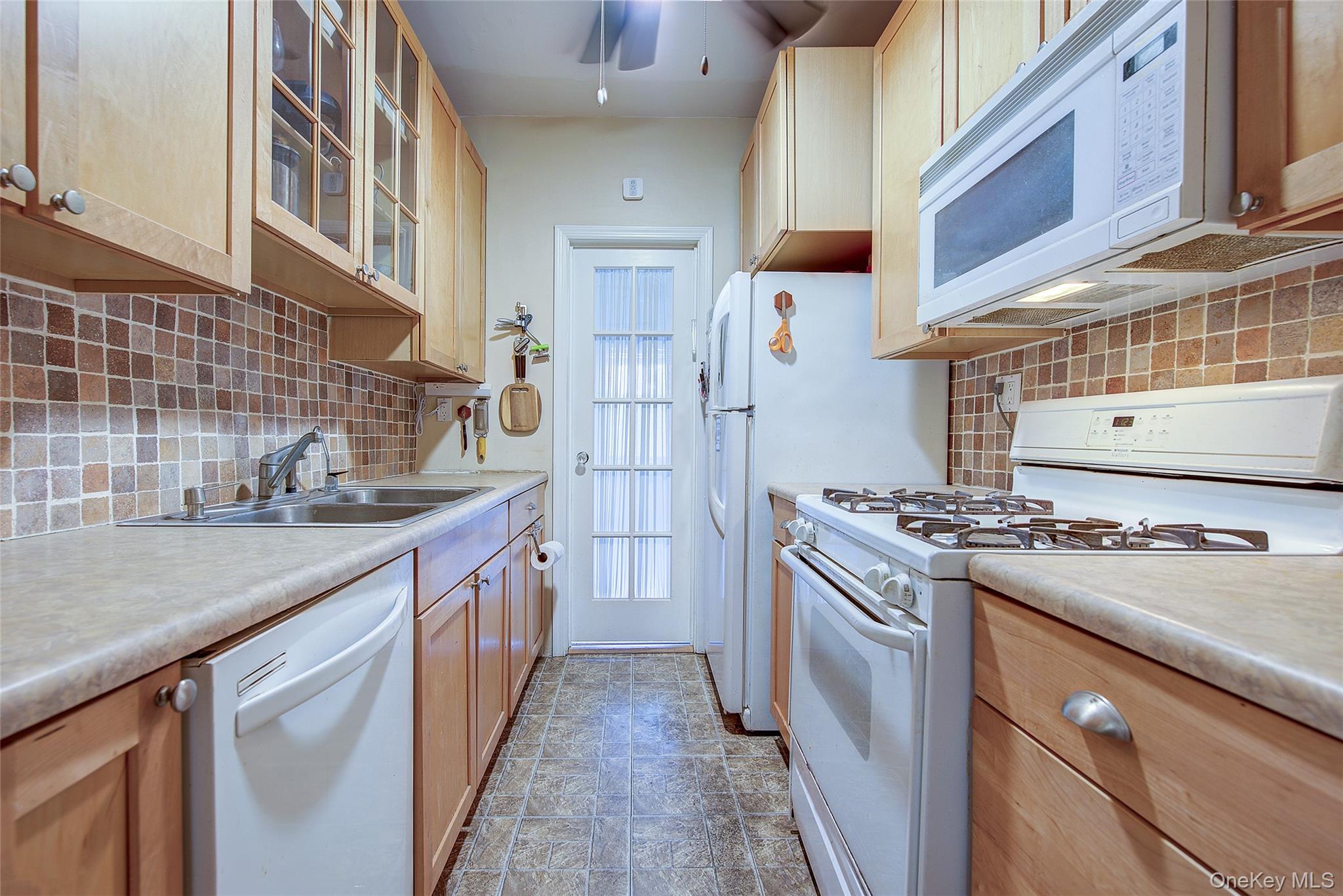 118-11 84th Avenue # 415, Kew Gardens, NY 11415