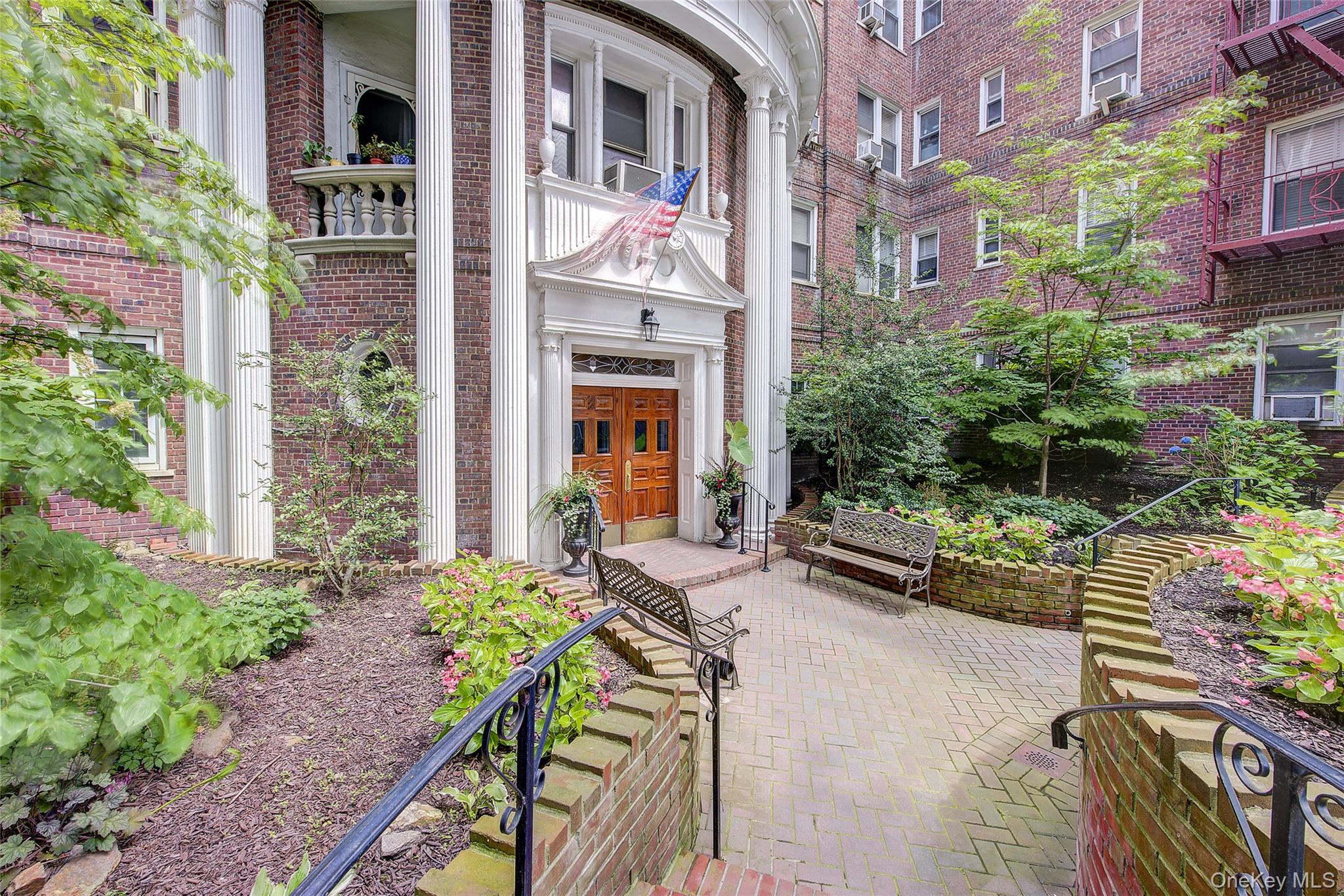 118-11 84th Avenue # 415, Kew Gardens, NY 11415