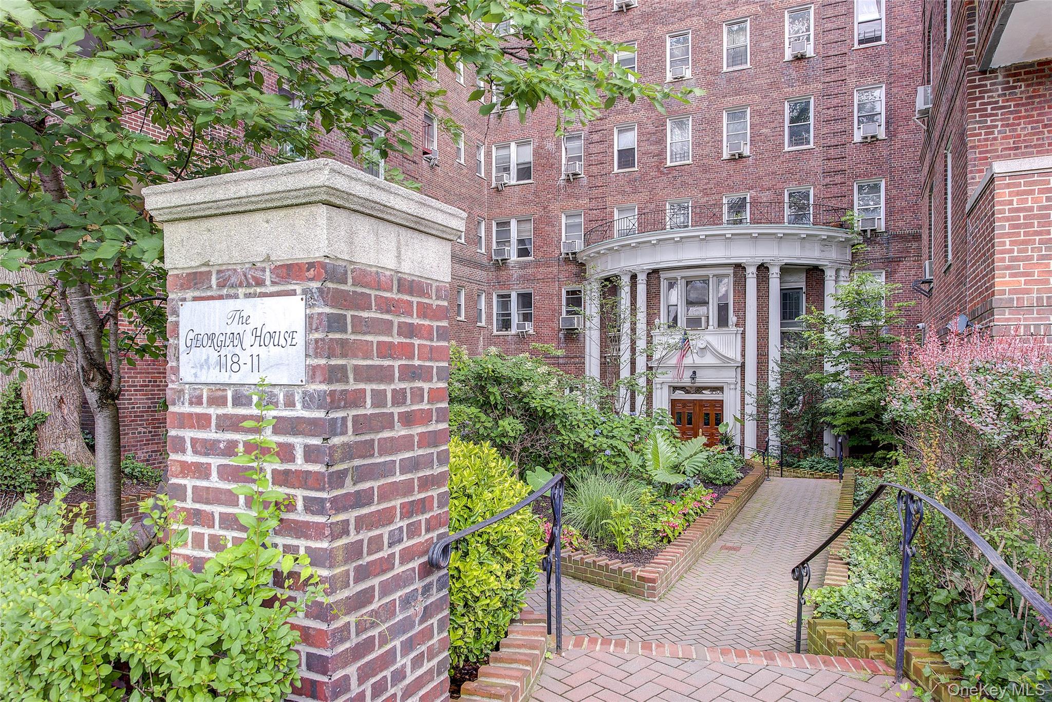 118-11 84th Avenue # 415, Kew Gardens, NY 11415