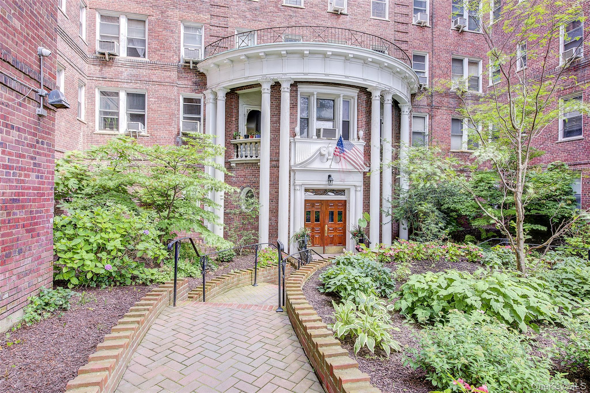 118-11 84th Avenue # 415, Kew Gardens, NY 11415