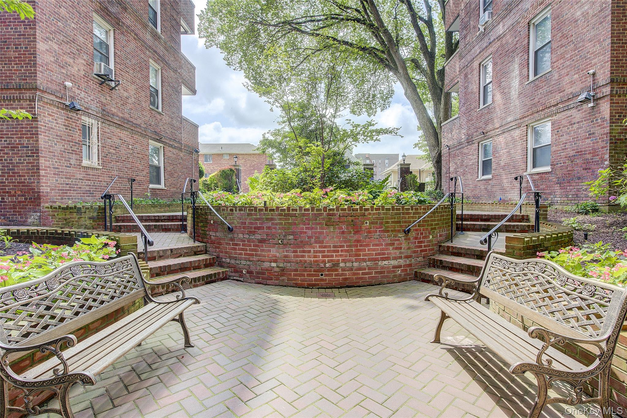 118-11 84th Avenue # 415, Kew Gardens, NY 11415