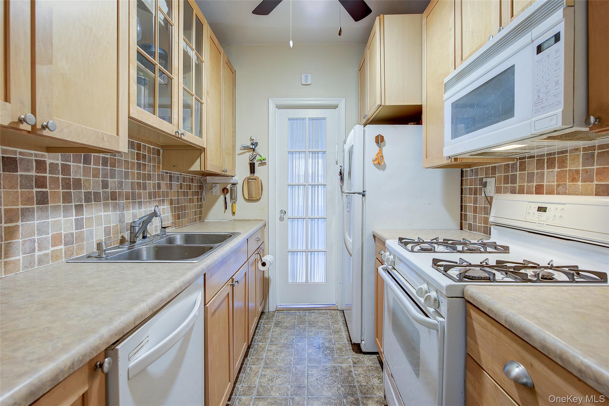 118-11 84th Avenue # 415, Kew Gardens, NY 11415