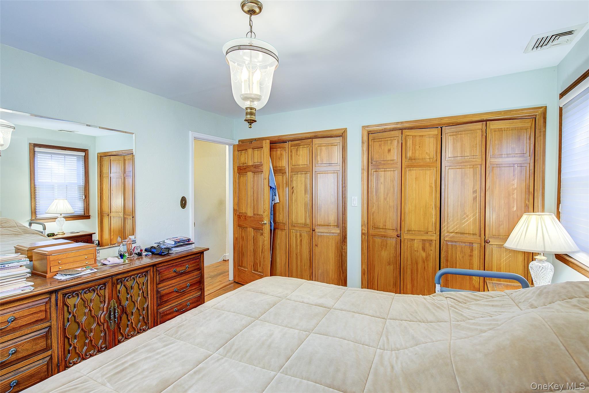 50-15 245th Street, Douglaston, NY 11362