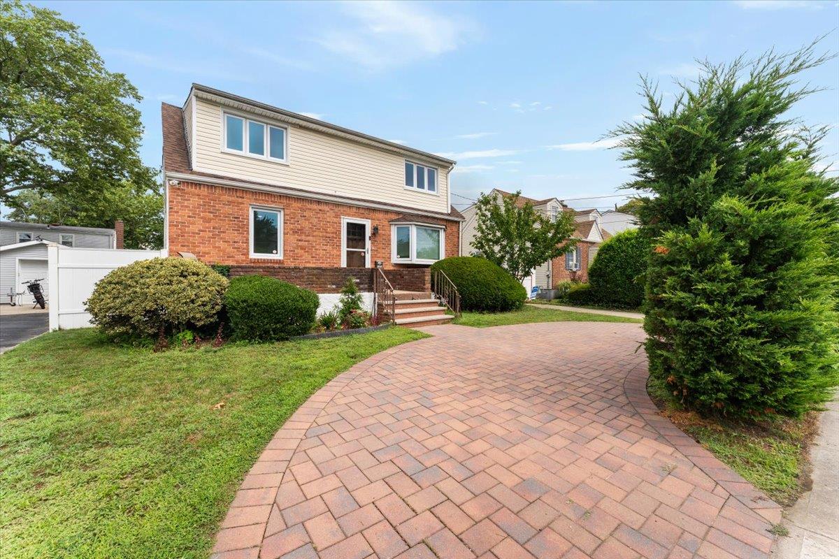 1434 Noel Avenue, Hewlett, NY 11557