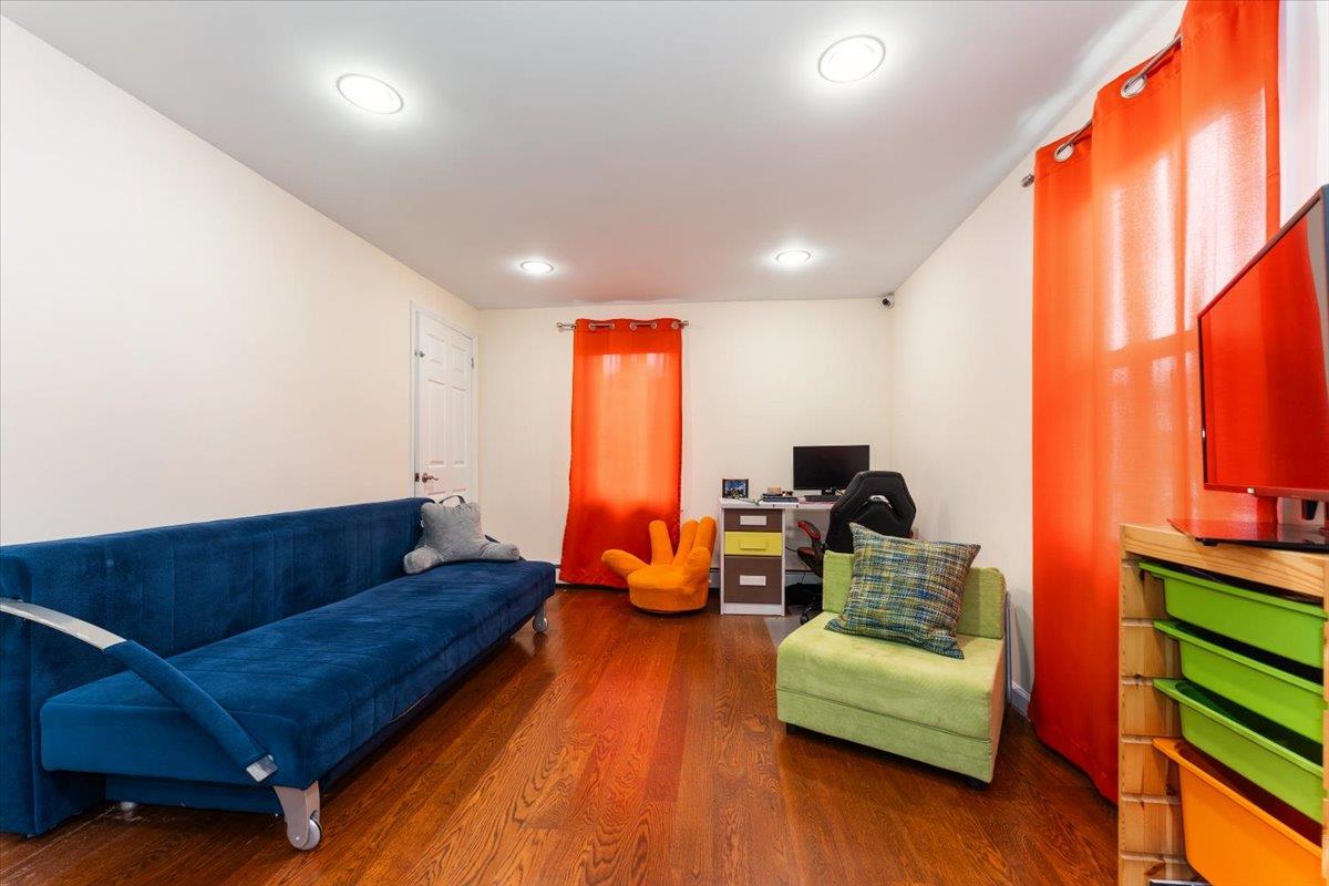 1434 Noel Avenue, Hewlett, NY 11557